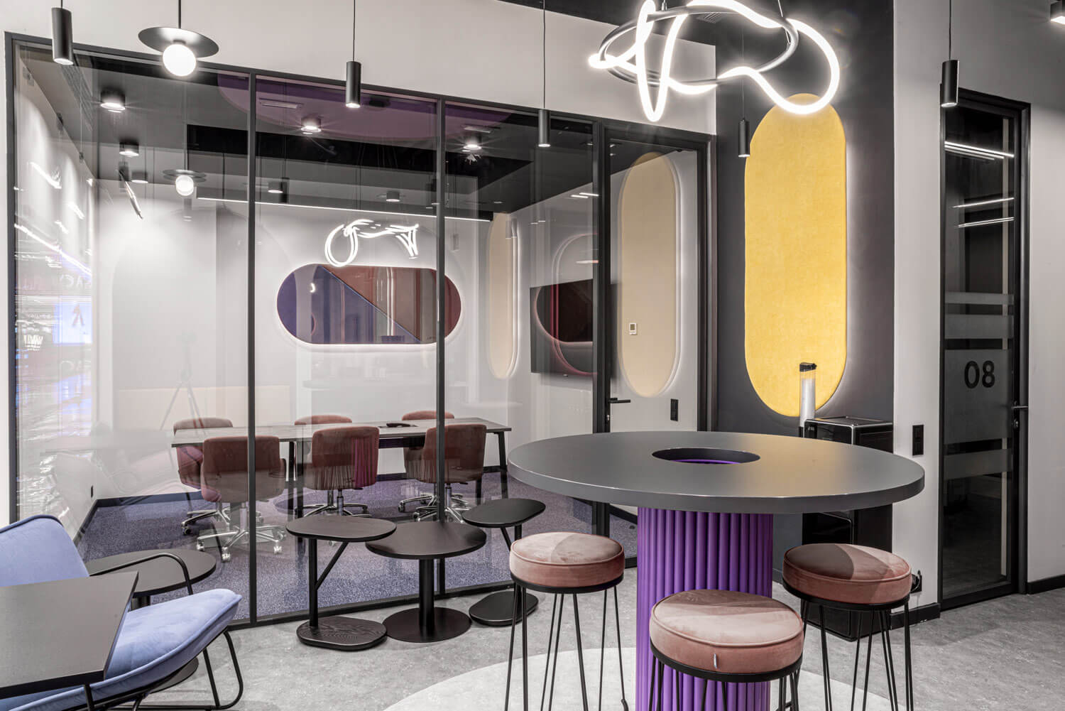 Строгость и футуризм